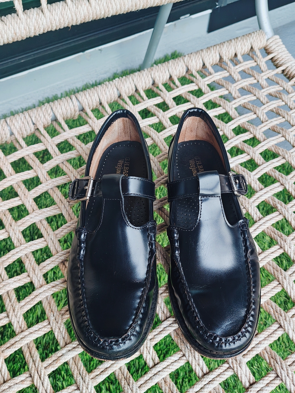 G.H. Bass Mary Jane Weejuns Black Leather Loafers W8